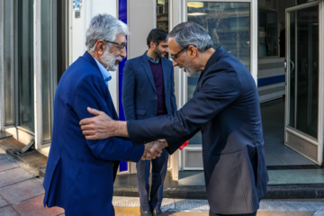 حضور غلامعلی حداد عادل در ایرنا و دیدار با مدیر عامل
