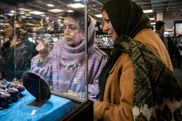 Retour en image de la 16ᵉ exposition de l'or, de l'argent, des bijoux, tenue à Téhéran, capitale iranienne 