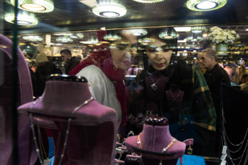 Retour en image de la 16ᵉ exposition de l'or, de l'argent, des bijoux, tenue à Téhéran, capitale iranienne 