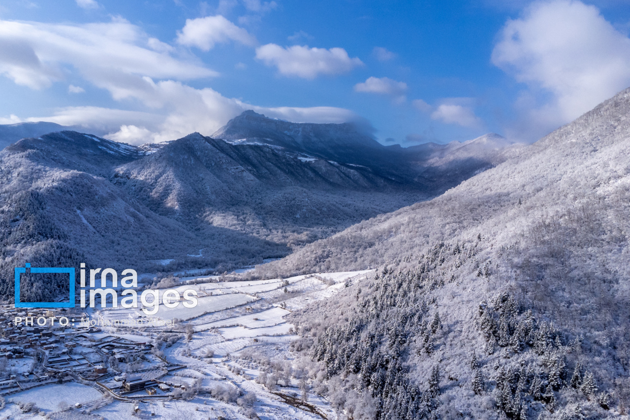 بارش اولین برف پاییزی ارتفاعات زنجان را سفید پوش کرد