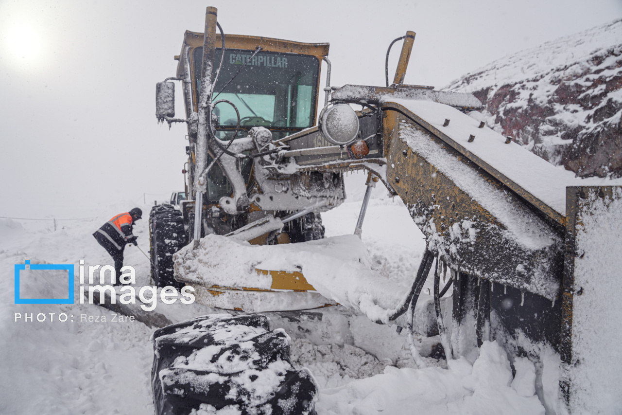 ۲۵ تیم راهداری، ۲۶۰ ماشین و ۱۹ گردنه خراسان‌شمالی آماده زمستان
