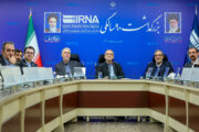 پزشکیان: رسانه‌ها با صداقت و شفافیت آگاه‌سازی کنند/ با مردم صادق باشیم