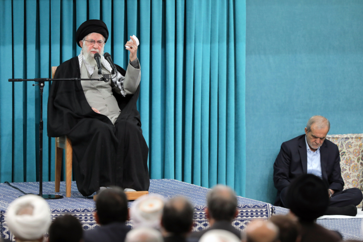 آیت‌الله سید علی خامنه‌ای، شخصیتی که تاریخ معاصر نظیرش را کمتر دیده است