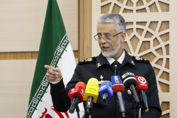دریادار سیاری: ارتش ضامن استقلال کشور است