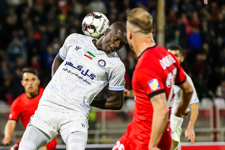 هایجک سپاهان از استقلال؛ مدافع گلگهر با طلاییپوشان به توافق رسید