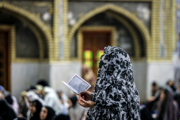 رباط کریم ۶ هزارساله پذیرای مسافران نوروزی و زائران بقاع متبرکه در شب قدر