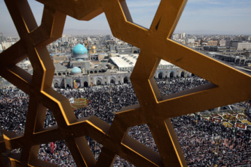 تحویل سال ۱۴۰۴ در حرم امام رضا (ع)