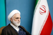 مدیری که از عهده وظایف خود بر نمی‌آید بدون تعارف جابه‌جا شود