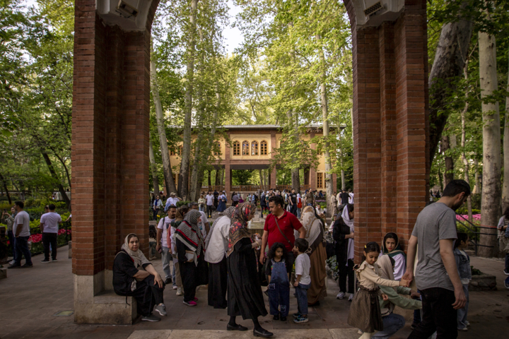باغ ایرانی؛ بهشتی از گلها در دل تهران