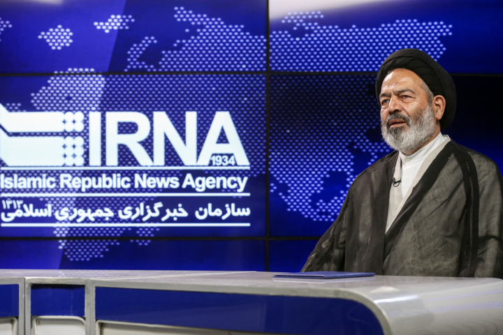 حجاج ایرانی به مردم غزه کمک میکنند+ فیلم