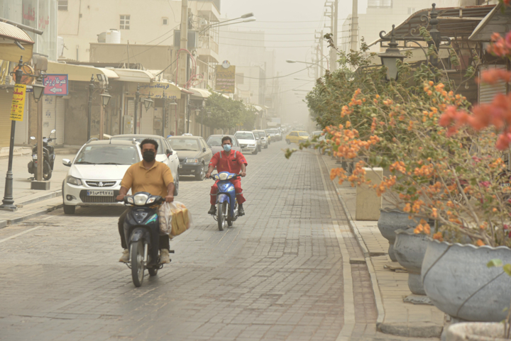 طوفان خاک و حادثه در منطقه سیستان؛ ۴۶ مصدوم در سایه بادهای ۱۲۰ روزه