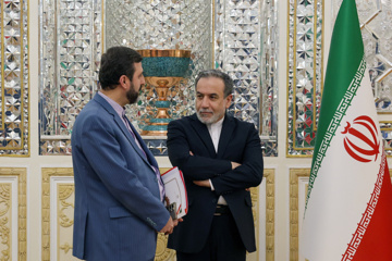 عراقچی: تعیین محل مذاکرات با عمان است/رایزنی‌ سازنده با مدیرکل آژانس 