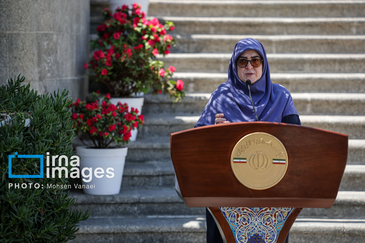 مهاجرانی:هیچکدام از موضوعات و امور کشور را به مذاکره گره نزده و نمی‌زنیم