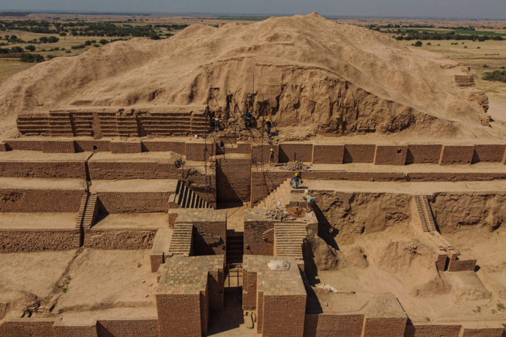 مرمت حافظیه تا کشف شیء قاجاری