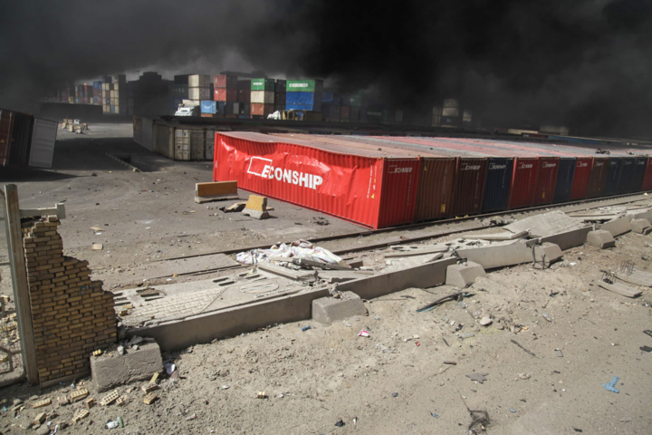 به دنبال وقوع انفجار در بندر شهید رجایی،بخشی از تاسیسات صنعت آب و برق از دسترس خارج شد