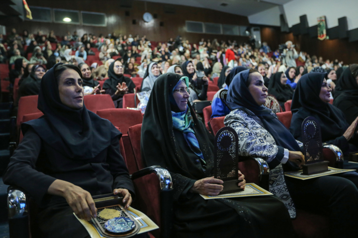 مراسم تجلیل از زنان کارگر