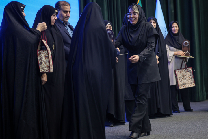 مراسم تجلیل از زنان کارگر