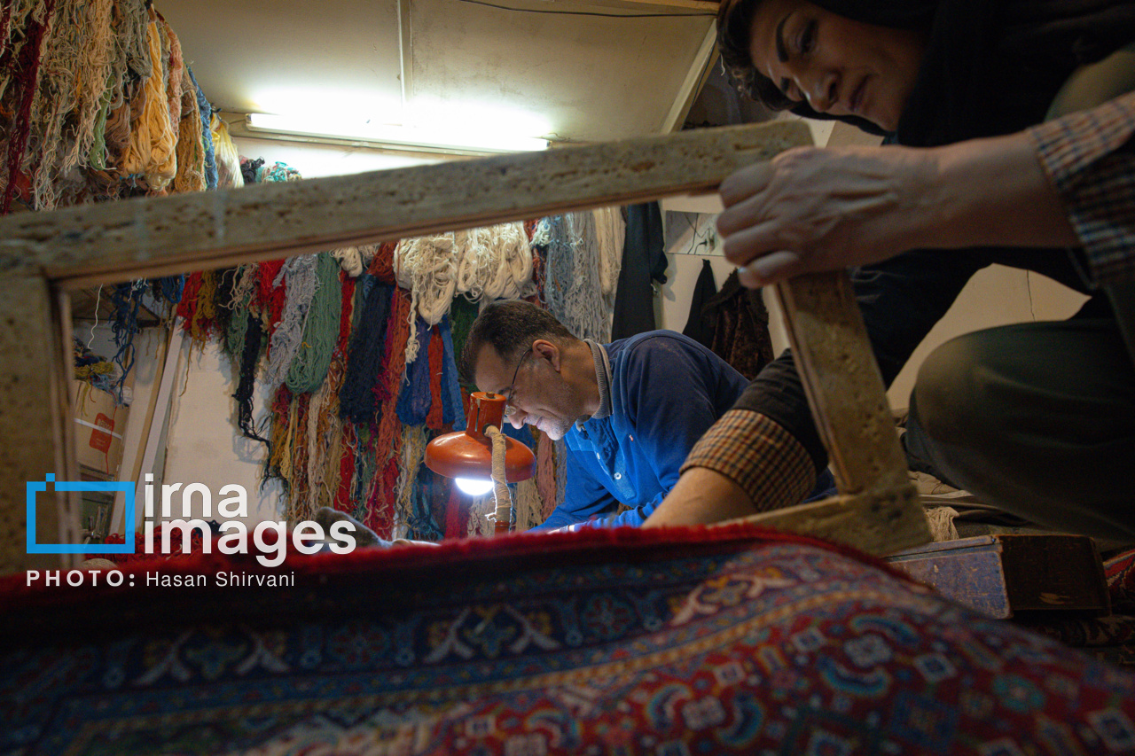 «رفوگری»؛ هنری رو به خاموشی در دل بازارهای قدیمی «رفوگری»؛ هنری رو به خاموشی در دل بازارهای قدیمی