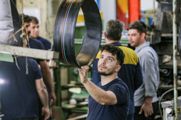 «کارگران» کارخانه‌های لاستیک‌سازی