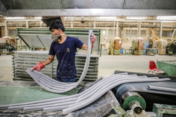 « Les ouvriers » des usines de fabrication de pneus