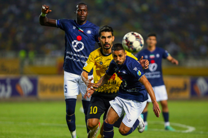 بازگشت فجر به ورزشگاه پارس شیراز پس از پنج سال برابر گل گهر سیرجان