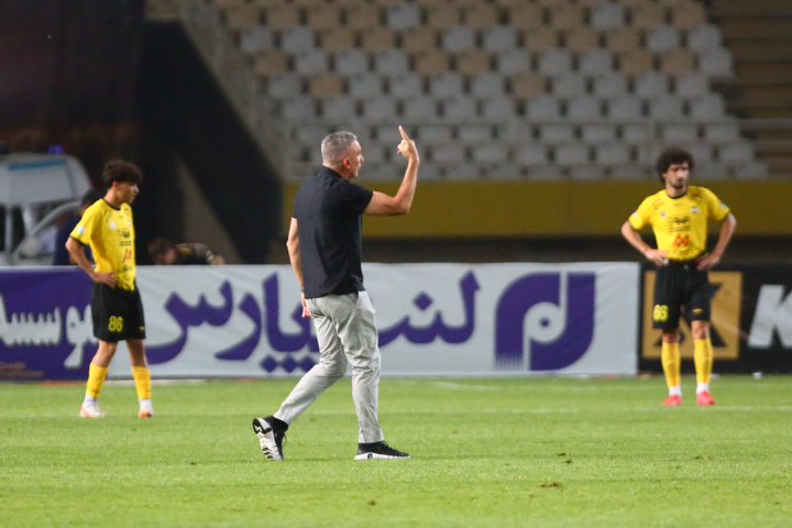 لیگ برتر فوتبال - سپاهان و گل گهر