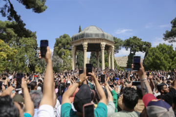 5 may; "Şiraz günü"
