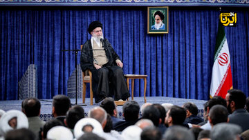رهبر انقلاب: هیچ منفعتی برای امت اسلامی بالاتر از اتحاد نیست