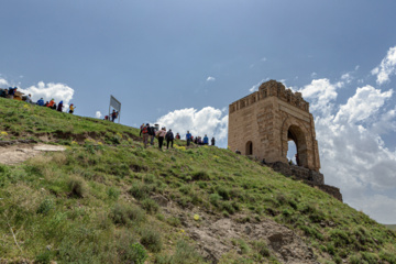 Zəhhak qalası