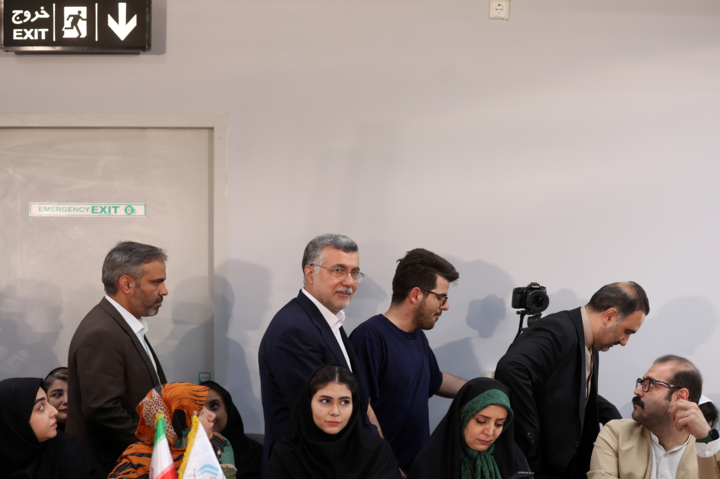 نشست خبری سخنگوی دولت در بیمارستان سینا
