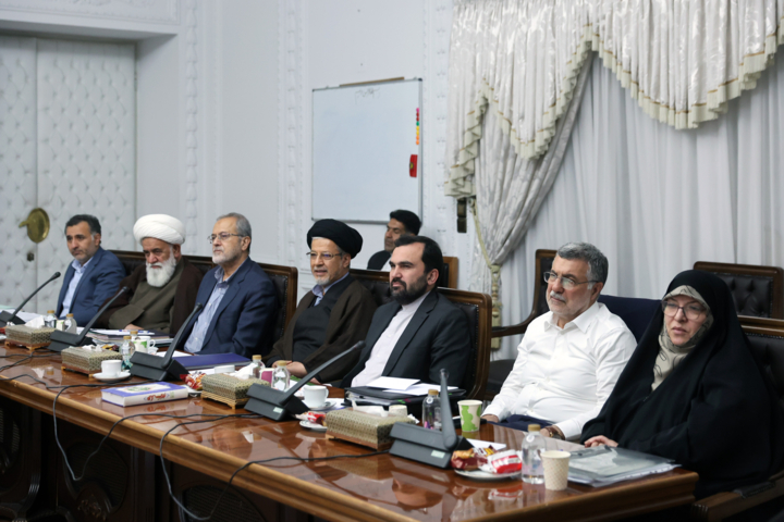 جلسه شورای عالی انقلاب فرهنگی