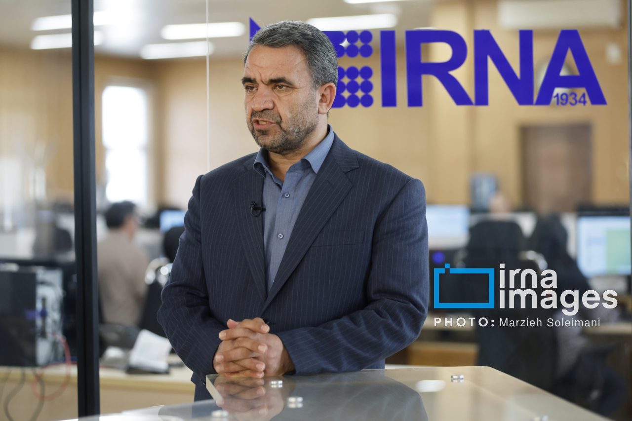 انتخاب معلم نمونه از مدارس غیردولتی، گامی برای ارتقای کیفیت آموزش و پرورش