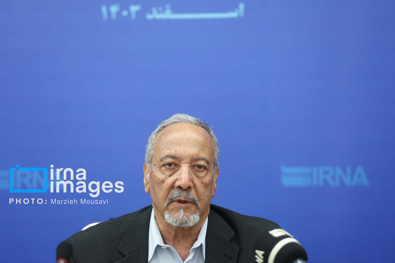 جامعه امروز ایران نیاز به بازسازی پیوند گسسته نسل‌ها با هویت ملی دارد