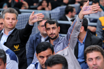 دیدار کارگران با رهبر انقلاب