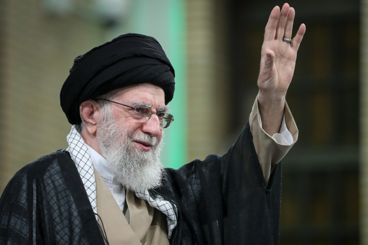 رهبرانقلاب: کارگر سرمایه اصلی برای تحقق شعار سال است