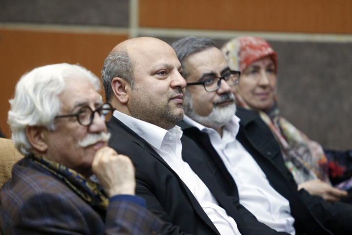 رونمایی از مجموعه کتاب های «سرک»