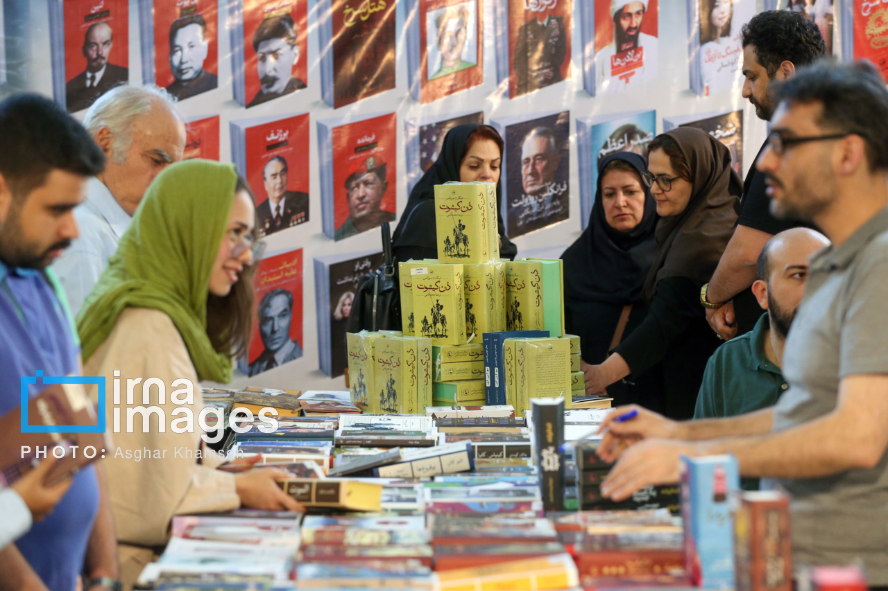 «رمان»؛ راهی برای غلبه بر سطحی‌نگری فضای مجازی