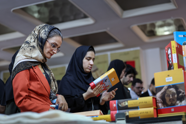 سی و ششمین نمایشگاه کتاب تهران - روز ششم