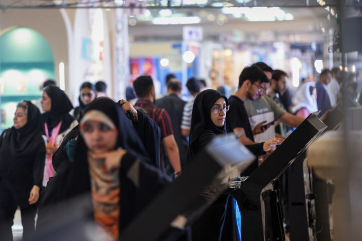 هشتمین روز نمایشگاه کتاب؛ رگبار زد، وزرا آمدند، نمایشگاه شلوغ شد