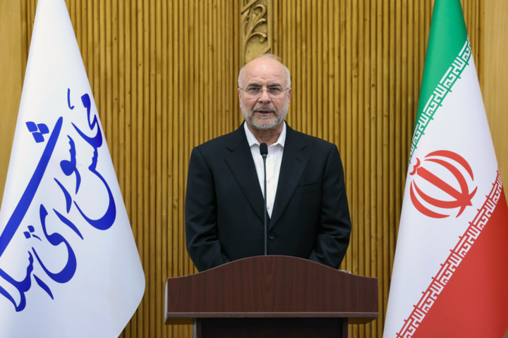 عزیمت بدرقه رئیس مجلس شورای اسلامی به اندونزی