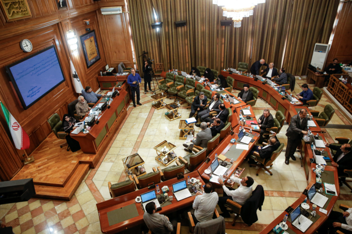 سایه روشن های انتخابات تناسبی/ شهرداری که سیاسی انتخاب شود، هوس میکند رئیسجمهور باشد