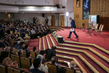 مراسم روز پاسداشت زبان فارسی