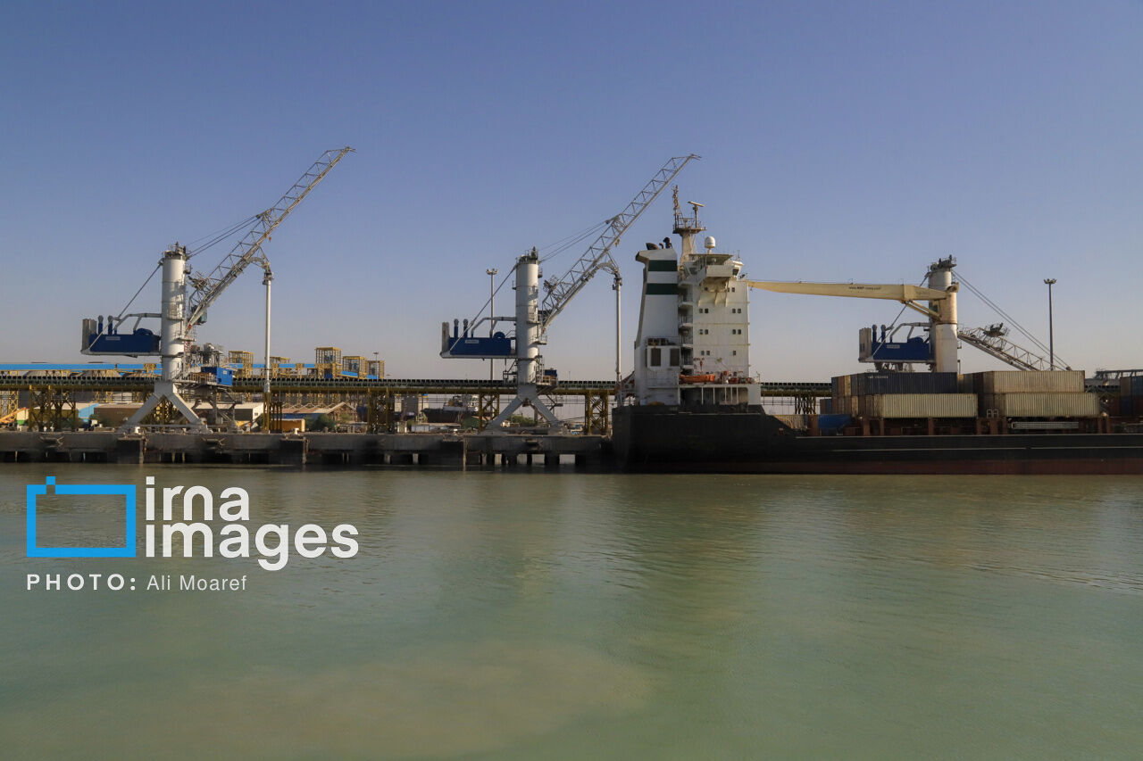 ۷۰ درصد صادرات کشور به قطر از طریق بنادر استان بوشهر انجام می شود ۷۰ درصد صادرات کشور به قطر از طریق بنادر استان بوشهر انجام می شود