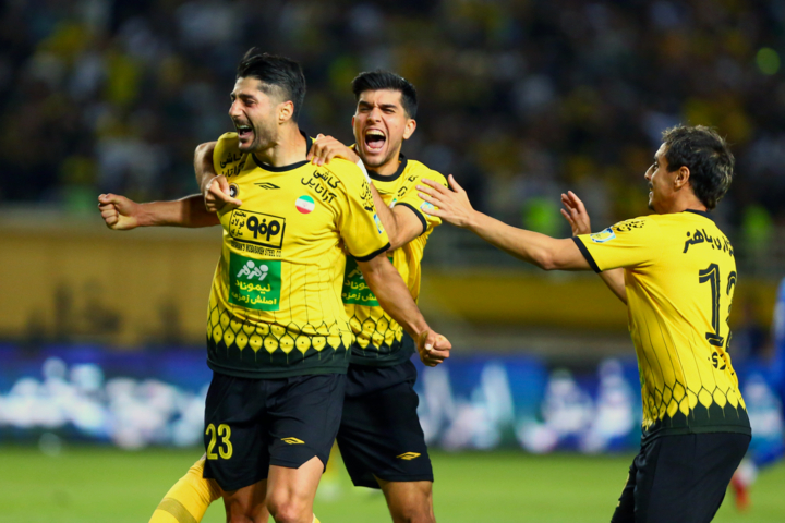 تیم منتخب لیگ بیستوچهارم فوتبال در قرق ستارههای تراکتور