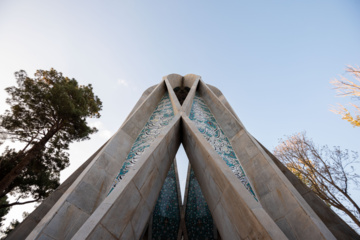 ۲۸ اردیبهشت ؛ «روز خیام»