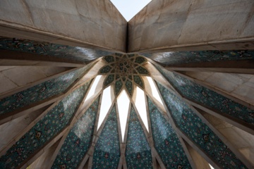 ۲۸ اردیبهشت ؛ «روز خیام»