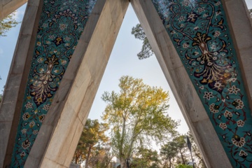 ۲۸ اردیبهشت ؛ «روز خیام»