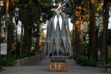 ۲۸ اردیبهشت ؛ «روز خیام»