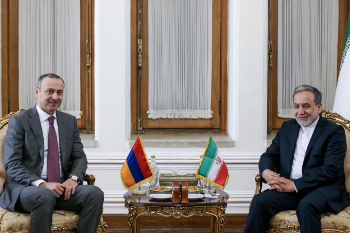 دیدار وزیر خارجه تاجیکستان و دبیر امنیت ارمنستان با عراقچی