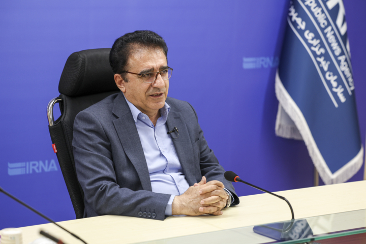 حضور «قادر آشنا» مشاور وزیر وزیر فرهنگ و ارشاد اسلامی و دبیر شورای فرهنگ عمومی کشور در ایرنا